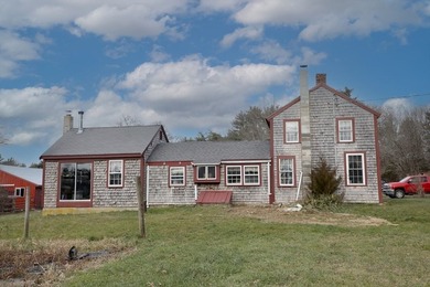 Presenting APR 50 Acre Farmhouse w/ several barns-a unique - photo 6