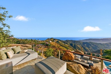 Jaw-dropping ocean views from this architectural masterpiece - photo 9