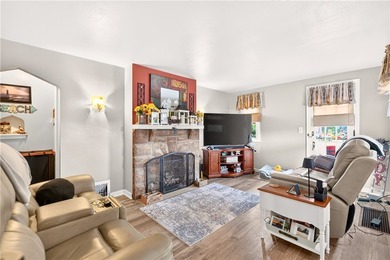 Spacious 3 Bedroom on Fabulous Corner Lot offering exceptional - photo 2
