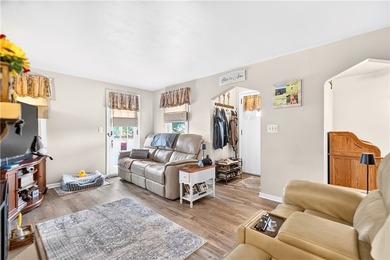 Spacious 3 Bedroom on Fabulous Corner Lot offering exceptional - photo 4