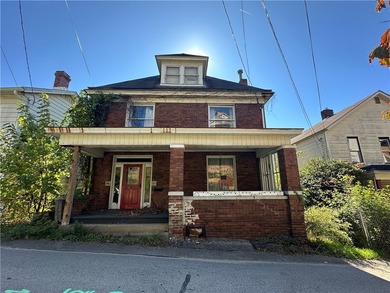 Large 6-bedroom home with more than 2,000 sq. ft of space - photo 12