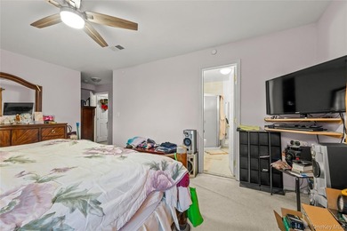 This well-designed two-unit property offers a flexible layout - photo 14