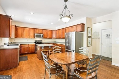 This beautiful home located on a cul-de-sac backs up to a - photo 20