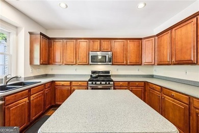 This beautiful home located on a cul-de-sac backs up to a - photo 24