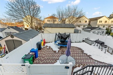 This well-designed two-unit property offers a flexible layout - photo 25