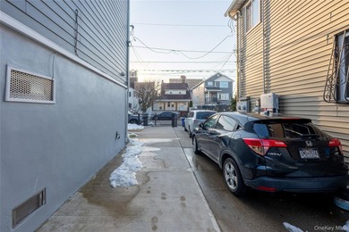 This well-designed two-unit property offers a flexible layout - photo 28