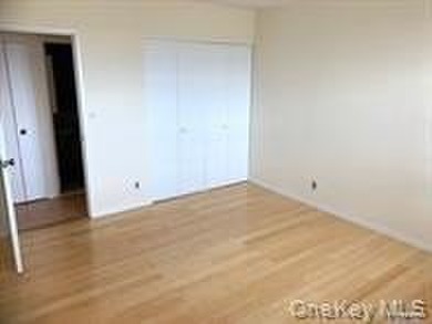 Absolutely Diamond Condition 1 Bedroom, 1 Bath Condo w/ Parking