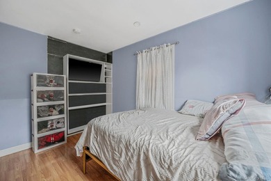Charming and cozy starter home with very low taxes! This lovely - photo 12