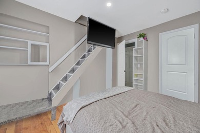 Charming and cozy starter home with very low taxes! This lovely - photo 14