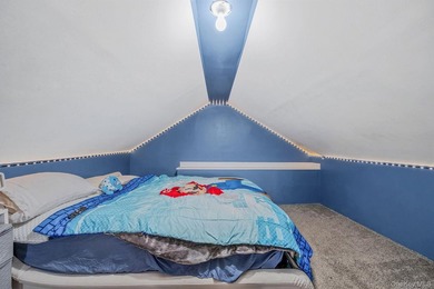 Charming and cozy starter home with very low taxes! This lovely - photo 17