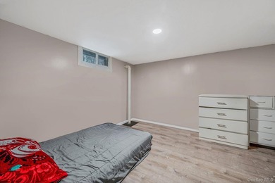 Charming and cozy starter home with very low taxes! This lovely - photo 23