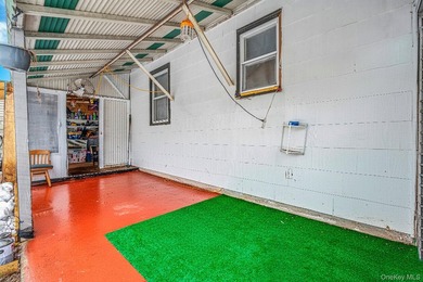 Charming and cozy starter home with very low taxes! This lovely - photo 33