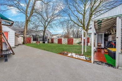 Charming and cozy starter home with very low taxes! This lovely - photo 36