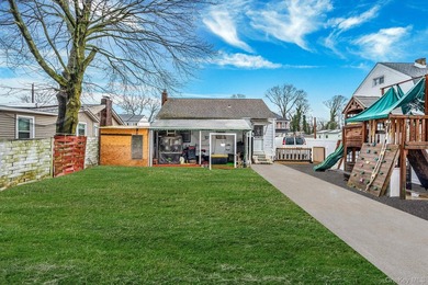 Charming and cozy starter home with very low taxes! This lovely - photo 38