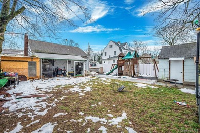 Charming and cozy starter home with very low taxes! This lovely - photo 41