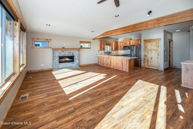 Welcome to 'Grandview 'Jumbo' Condos', a fusion of luxury and - photo 5
