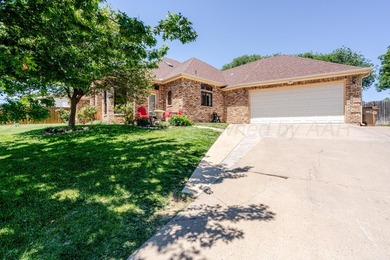 Gorgeous 2-story home with a brand new class 4 roof. This - photo 2