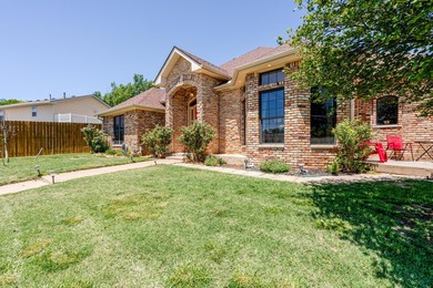 Gorgeous 2-story home with a brand new class 4 roof. This - photo 4