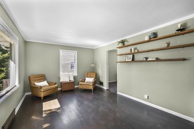 Darling Cape Cod bungalow conveniently located in a friendly - photo 25