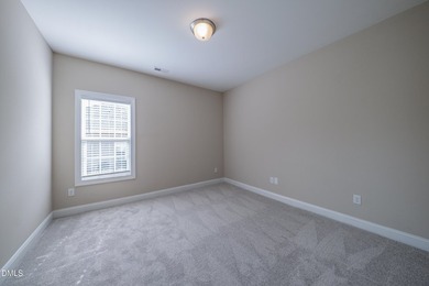 One level ranch, no steps, 2 car garage, quartz countertops - photo 32