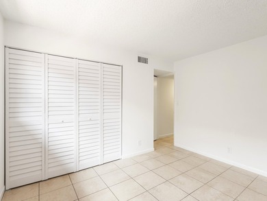 ATTENTION INVESTORS! FANTASTIC OPPORTUNITY, RENT RIGHT - photo 8