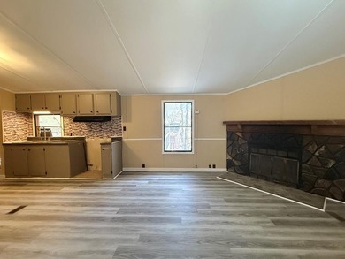 Completely renovated, this 3-bedroom, 2-bathroom home is just 2 - photo 7