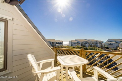 3-bedroom updated condo in Genesis featuring ocean views and a - photo 3