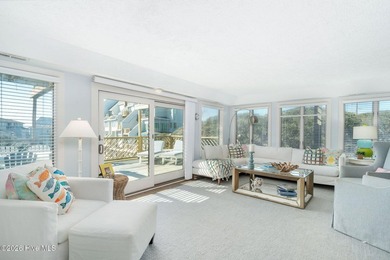 3-bedroom updated condo in Genesis featuring ocean views and a - photo 10