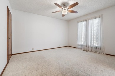Sprawling lakefront retreat with easy walking access to the - photo 21