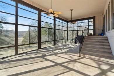 Sprawling lakefront retreat with easy walking access to the - photo 25