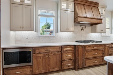 Welcome to this stunning new construction home featuring luxury - photo 9