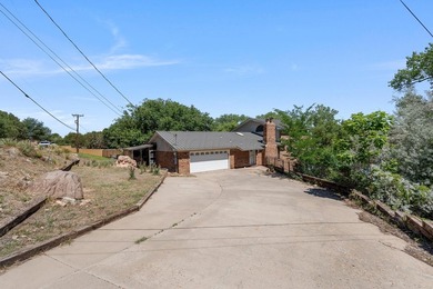 Priced below PRAD, this waterfront Lake Tanglewood home offers - photo 3