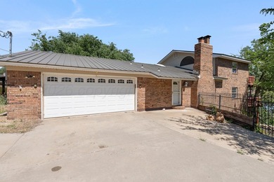 Priced below PRAD, this waterfront Lake Tanglewood home offers - photo 4