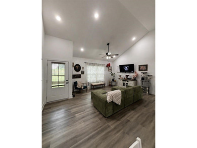 Like new and move-in Ready! This beautiful 3 bed 2 bath home was - photo 5