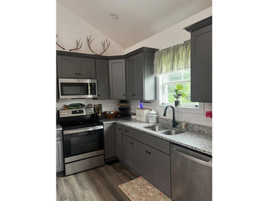 Like new and move-in Ready! This beautiful 3 bed 2 bath home was - photo 7