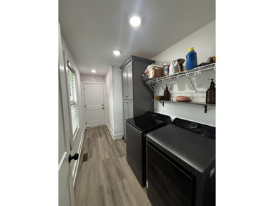 Like new and move-in Ready! This beautiful 3 bed 2 bath home was - photo 9