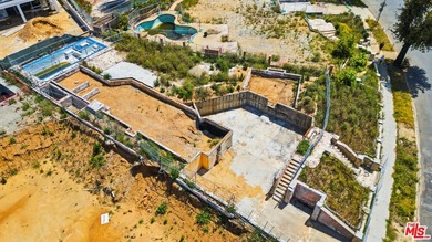 Set within the highly coveted Huntington enclave of the Pacific - photo 12