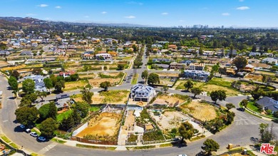 Set within the highly coveted Huntington enclave of the Pacific - photo 13