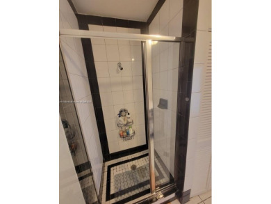 OCEANFRONT FURNISHED  PENTHOUSE: 5601 Collins Ave, very secure