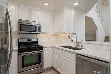 Tucked within the Chambray community of Ladera Ranch, this - photo 8