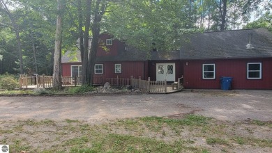 Lake Home For Sale in Houghton Lake, Michigan