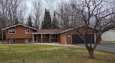 This charming 3-bed, 3-bath home sits on a beautiful lot in a - photo 1