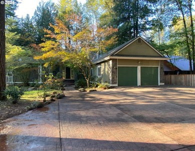 (private lake, pond, creek) Home For Sale in Brightwood Oregon