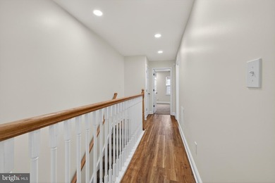 City Living at it's Best This totally renovated 2 bedrooms and 2 - photo 19