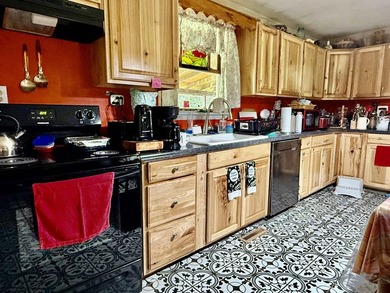 Country living at its best! This two-story home just needs a - photo 10