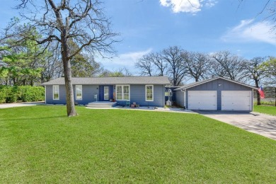 Lake Kiowa Home For Sale in Gainesville Texas