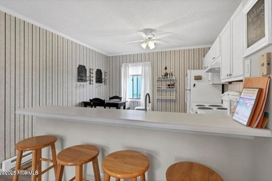 Come enjoy the ''Island Life'' on Topsail Island! This 2 bedroom - photo 3