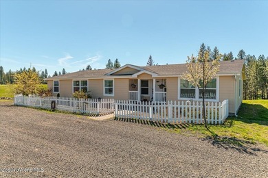 This spacious 4-bedroom, 2-bathroom home sits on an impressive - photo 7