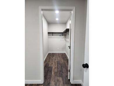 Welcome to this beautiful 3 bedroom, 2 full bath, 2 half bath - photo 14