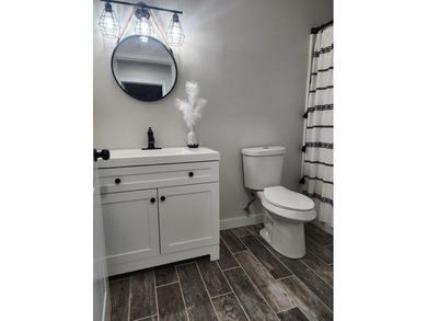Welcome to this beautiful 3 bedroom, 2 full bath, 2 half bath - photo 16